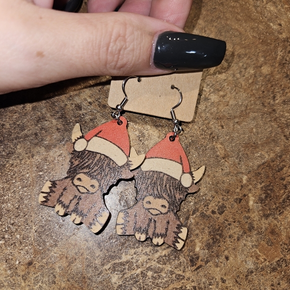 New Christmas Cow Earrings - Picture 3 of 3